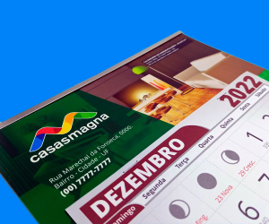 Calendário de parede (Bloco e vareta metálica) Duplex 250g 24,5x35cm 4x0 UV total frente Corte reto Bloco de calendário 12 meses + vareta metálica
